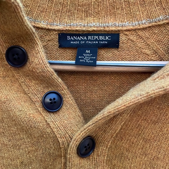 Banana Republic sweater - Picture 2 of 4